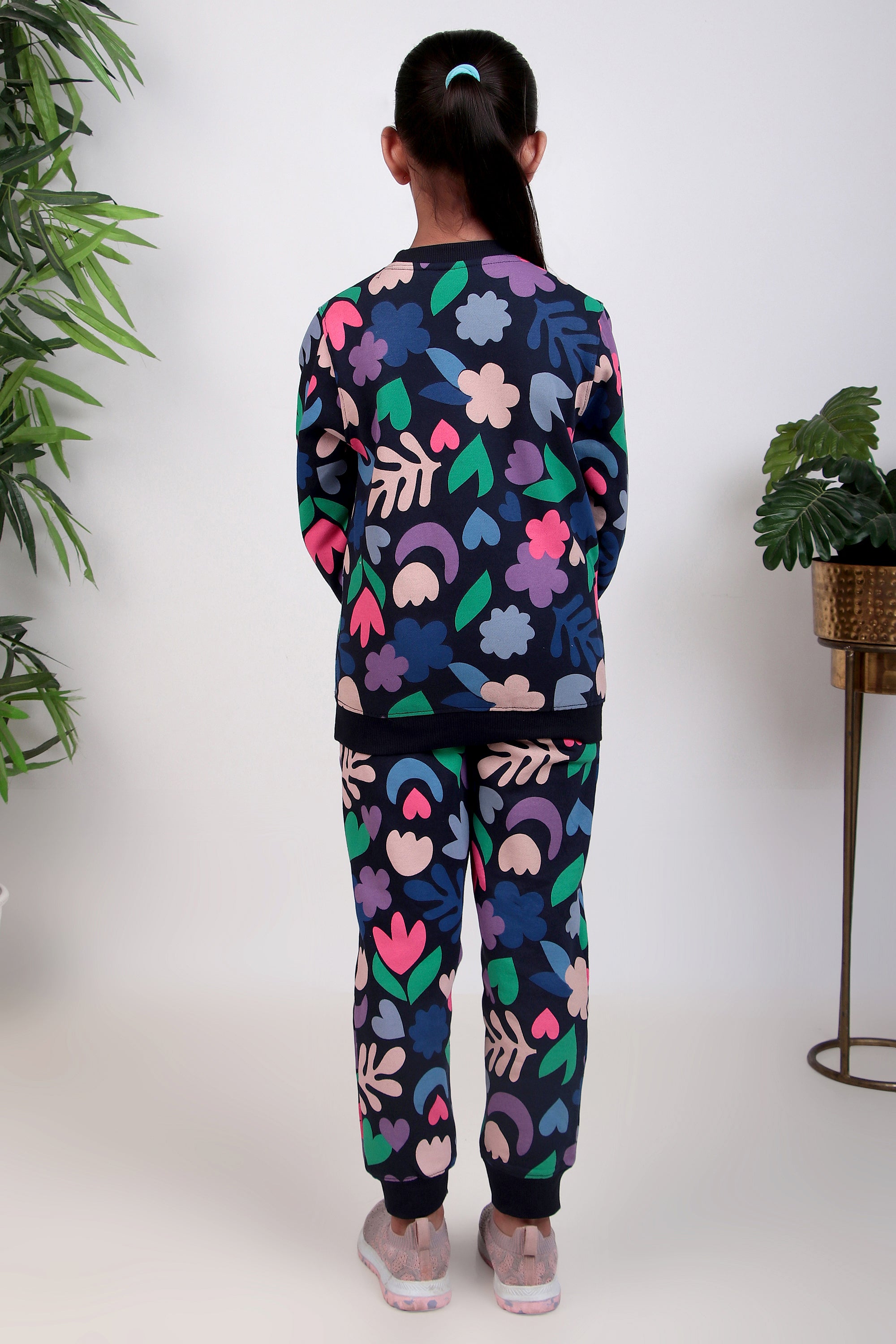 Girls printed tracksuit for winter with bow embroidery