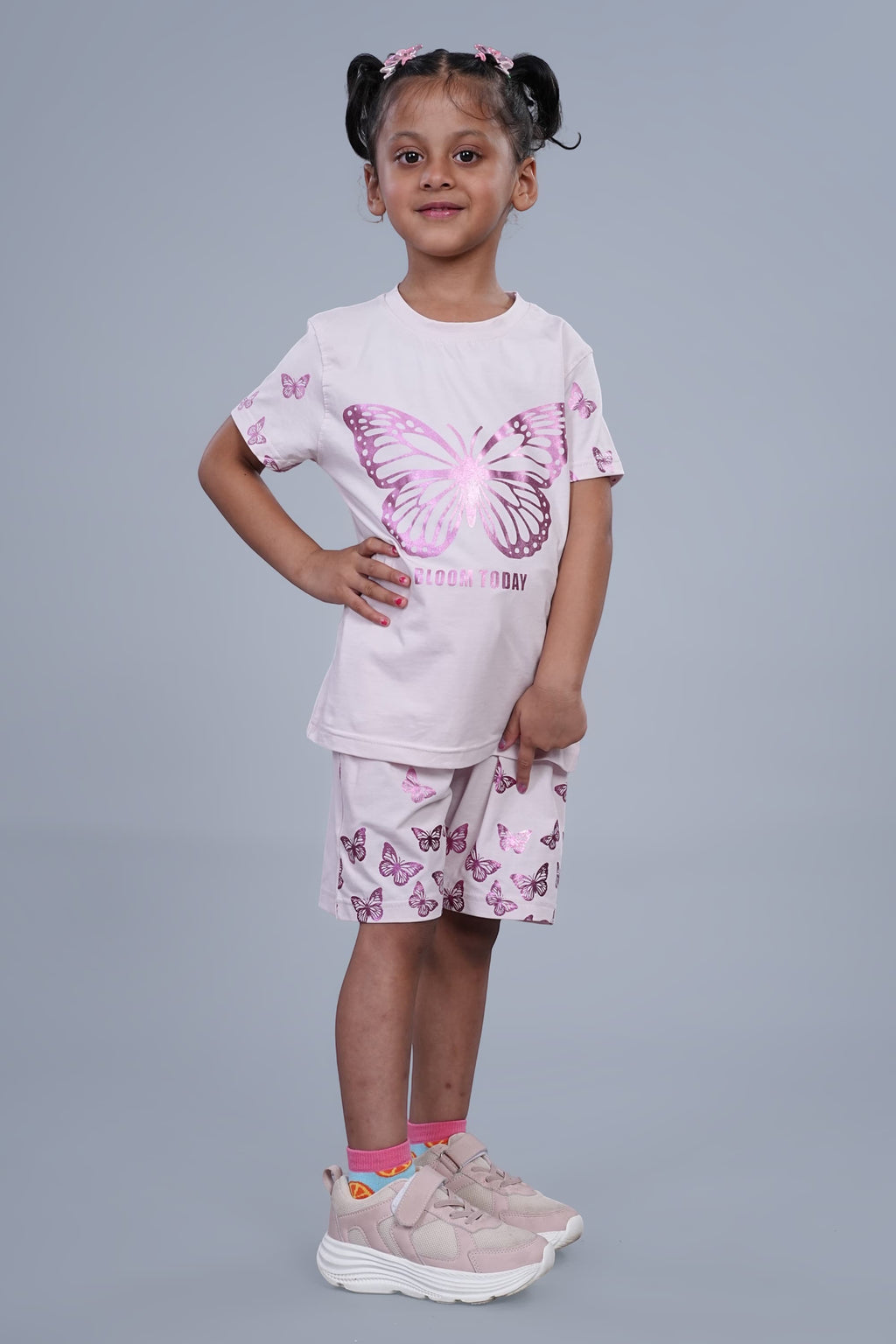 Girls Foil Printed co-ord set with half sleeves top and shorts light pink colour